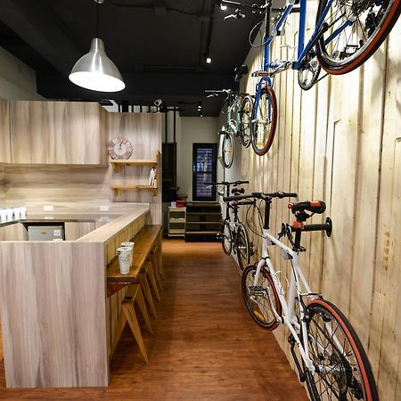 A Pousada Rest Backpacker Tainan Exterior foto
